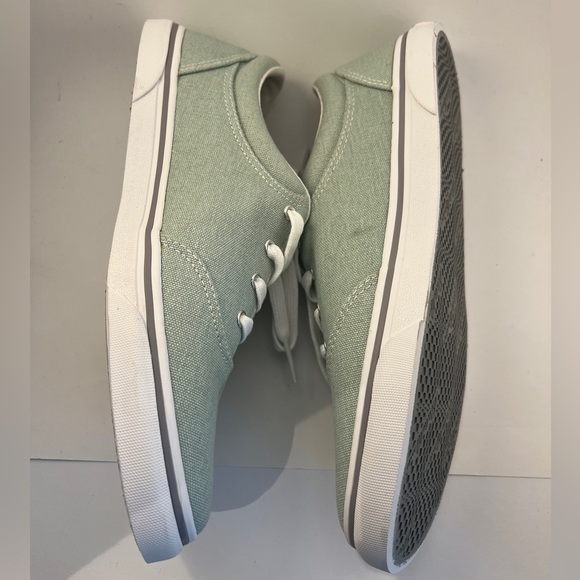 BN W9.5 Eddie Bauer Chatham Celadon Sneakers - Picture 3 of 5